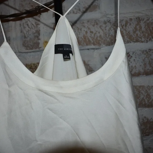 The Limited Size Large Top - Picture 2 of 3